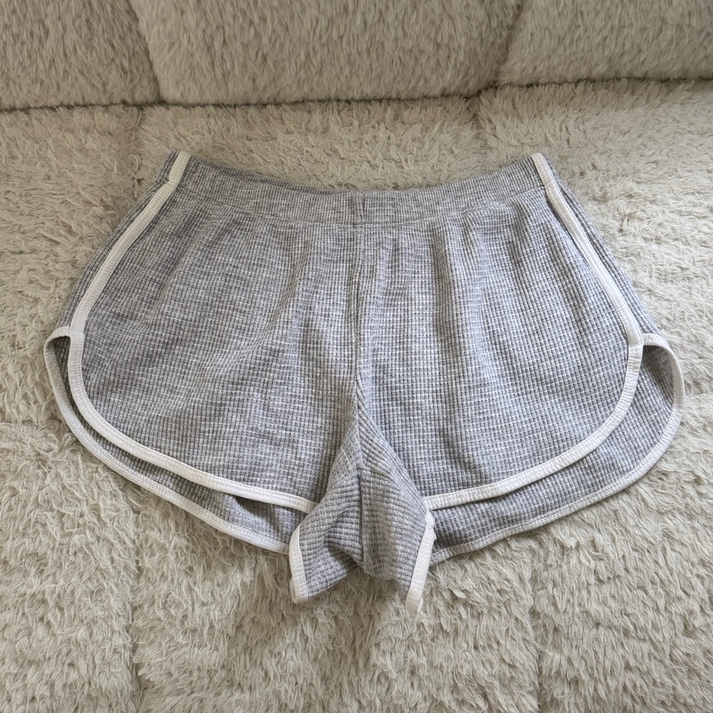 Aritzia Tna ribbed lounge shorts